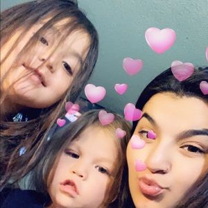 Meet your Posher, Leila